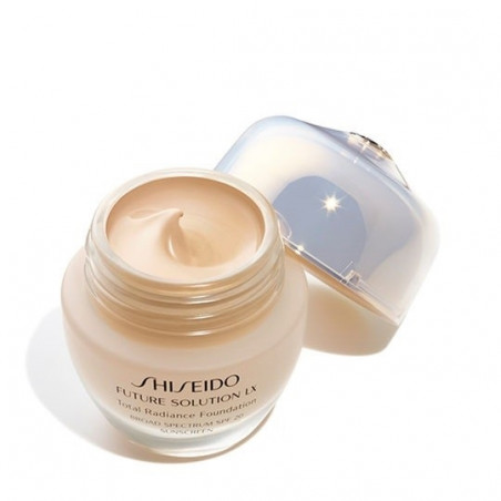 LX TOTAL RADIANCE FOUNDATION SPF15  GOLDEN 3